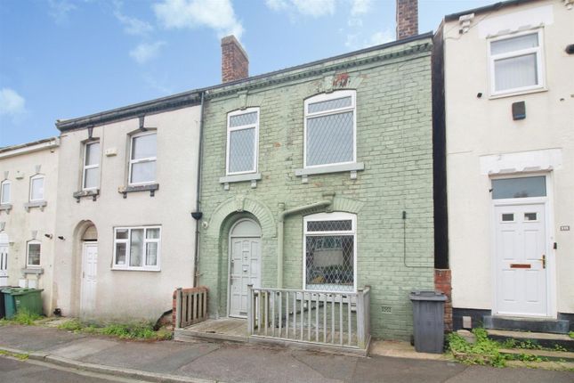 2 bed property, in Mount Pleasant, £80,000