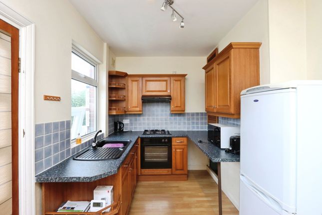 2 bed property, in Houstead Road, £110,000