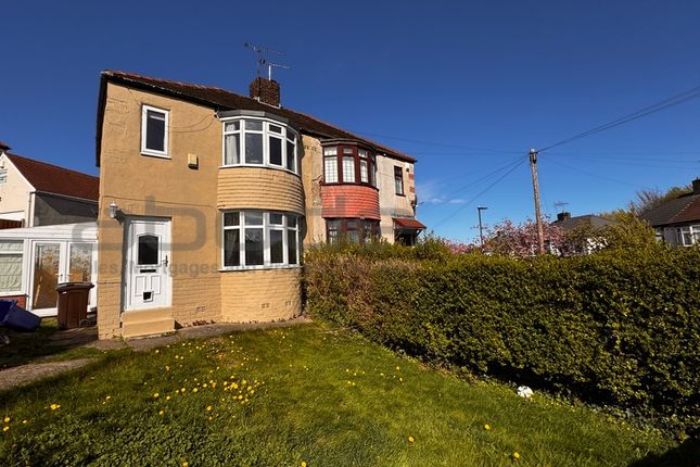 3 bed property, in Hollindale Drive, £190,000