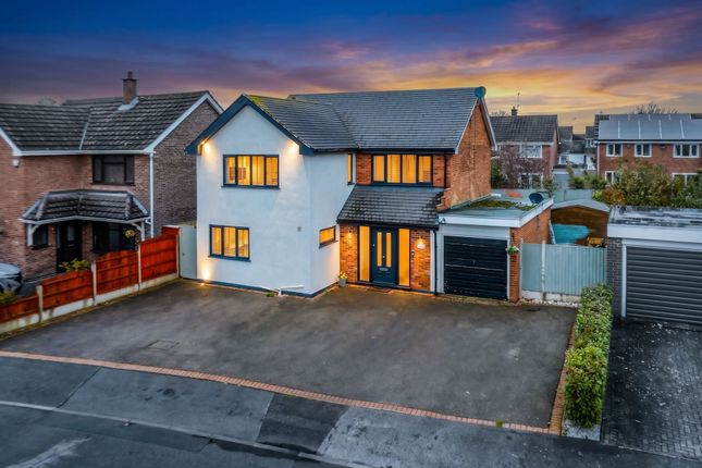 5 bed property, in Henley Close, £435,000