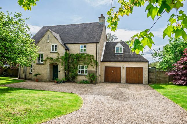 5 bed property, in Harris Gardens, £900,000