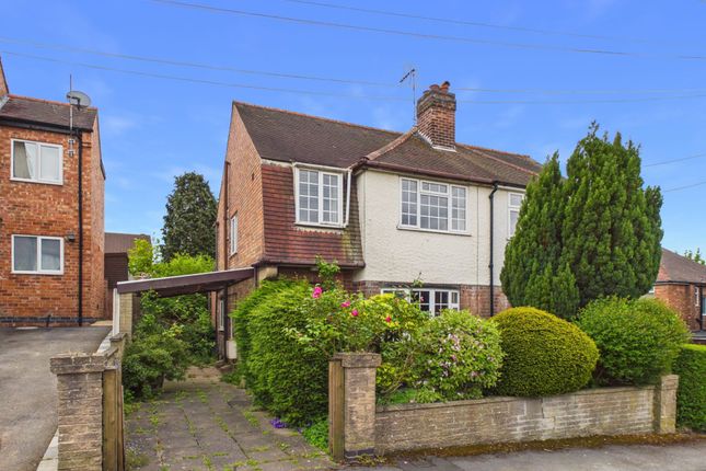 3 bed property, in Brooklands Crescent, £240,000