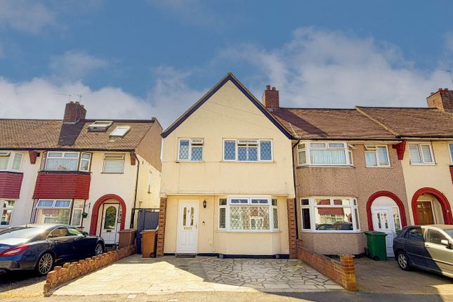3 bed property, in Elm Close, £525,000