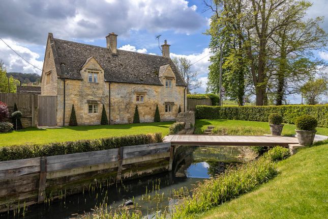 5 bed property, in Saintbury, £1,750,000