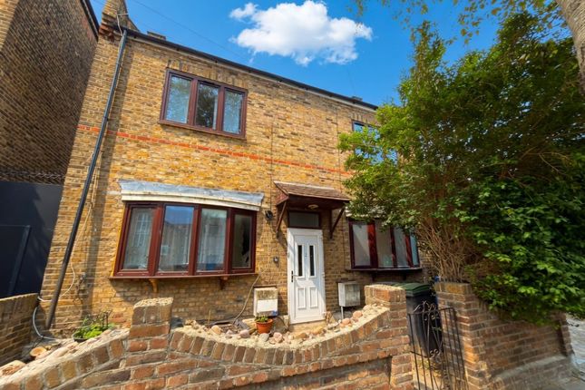 3 bed property, in 2 Grove Park Road, £330,000