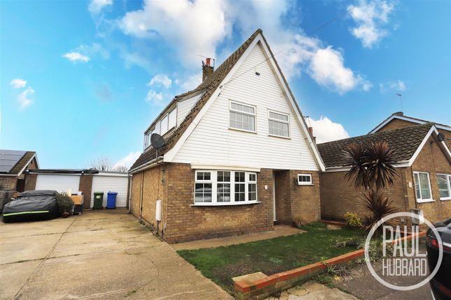 3 bed property, in Honeysuckle Close, £250,000