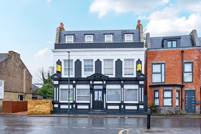 7 bed property, in Lion Road, £2,000,000