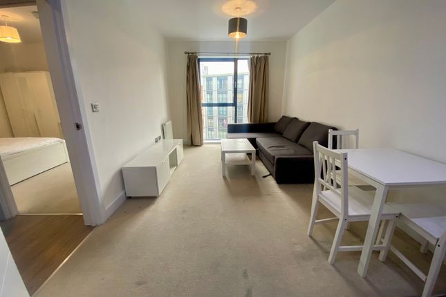 1 bed property, in Honduras Wharf, £150,000