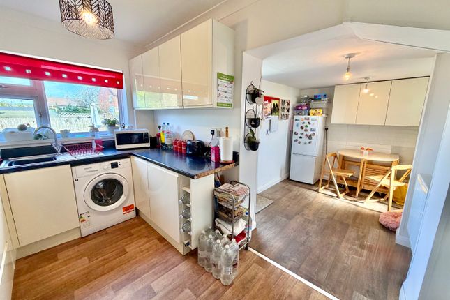 2 bed property, in Durleigh Close, £210,000