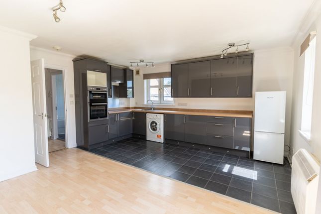 1 bed property, in King Street, £107,500