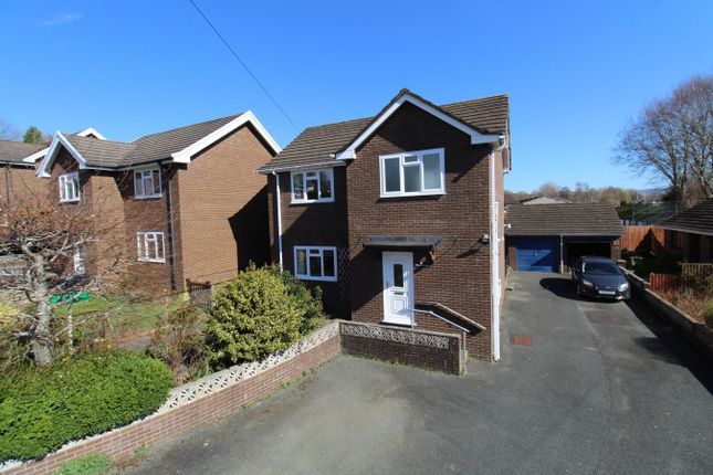 3 bed property, in Woodlands Crescent, £260,000