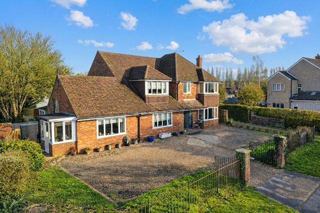 6 bed property, in Stoke Road, £625,000