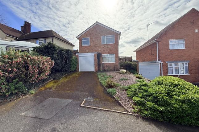 3 bed property, in Norfolk Road, £200,000