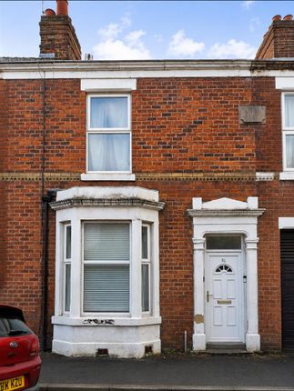 2 bed property, in Wellington Road, £120,000