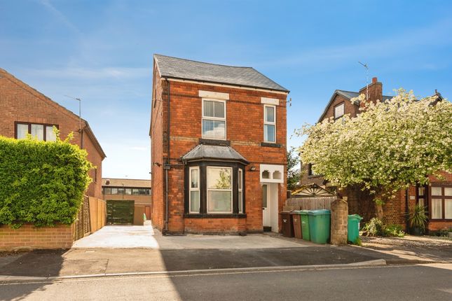 3 bed property, in Greenfield Street, £315,000