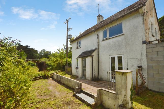 3 bed property, in Par Moor Road, £210,000