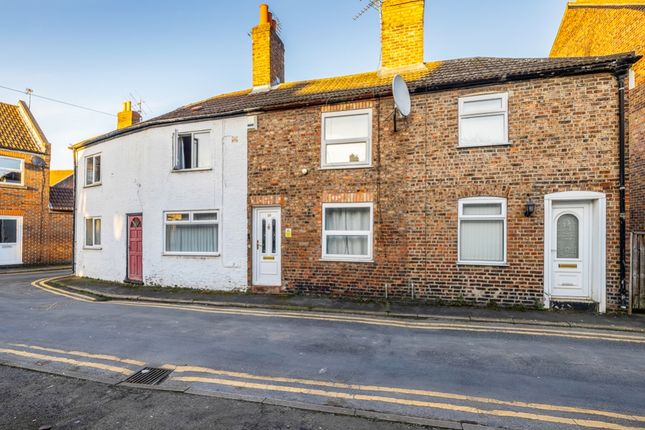 2 bed property, in Union Street, £90,000
