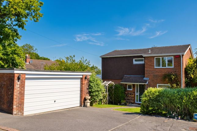 5 bed property, in Hillbrow Close, £650,000