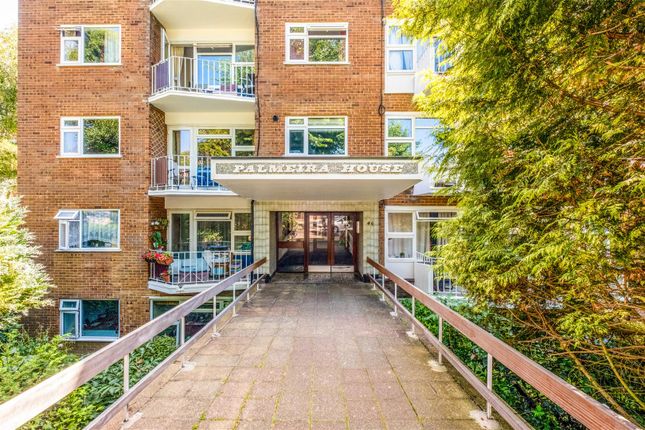 1 bed property, in Palmeira Avenue, £250,000