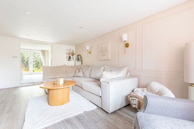 3 bed property, in Lower Olland Street, £295,000