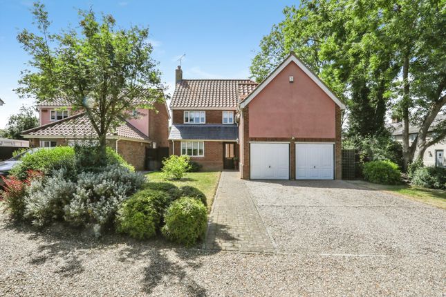 4 bed property, in Old Orchard, £550,000