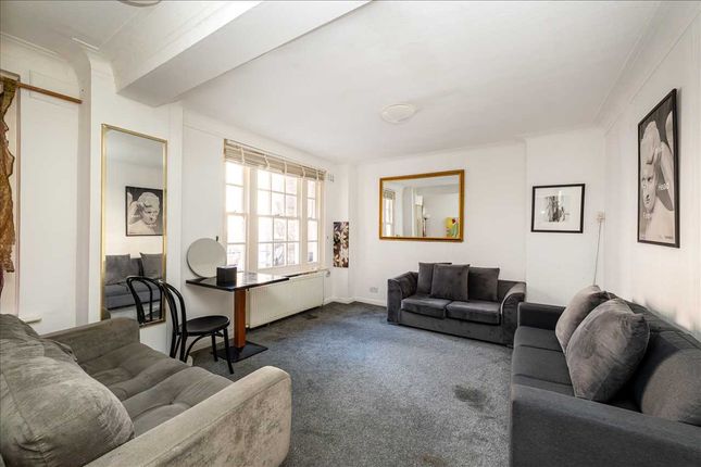 1 bed property, in Park West, £389,000