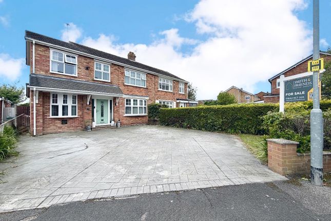 4 bed property, in Muker Grove, £270,000