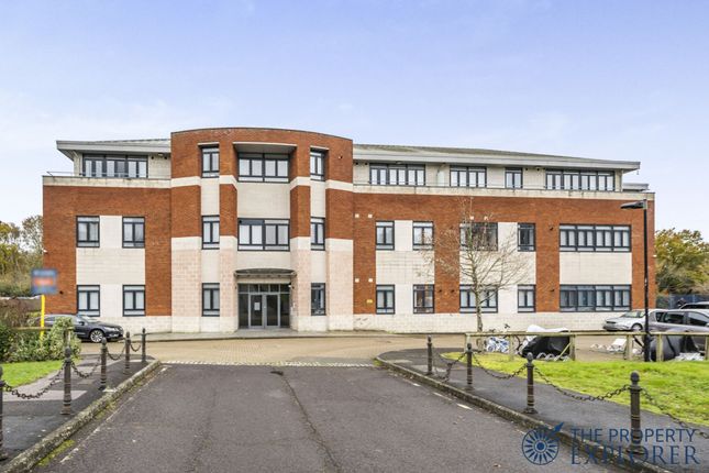 1 bed property, in Lime Tree Way, £155,000