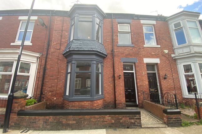 4 bed property, in Cuba Street, £160,000