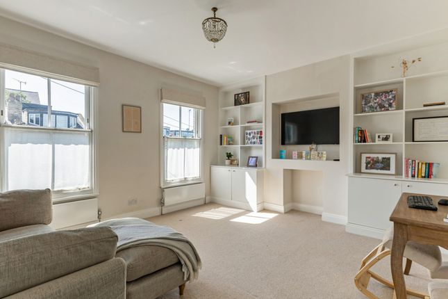 1 bed property, in Eland Road, £525,000