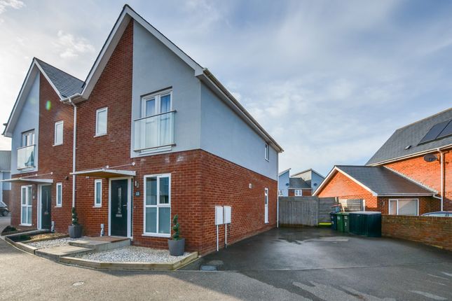 3 bed property, in Cornflower Crescent, £350,000