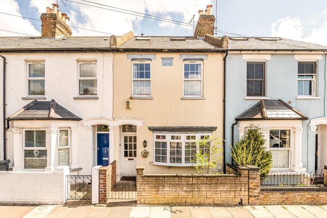 4 bed property, in Worple Road, £745,000