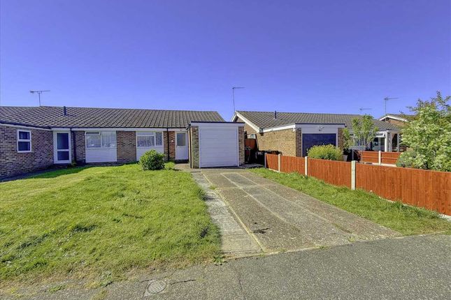 2 bed property, in Laburnum Crescent, £230,000