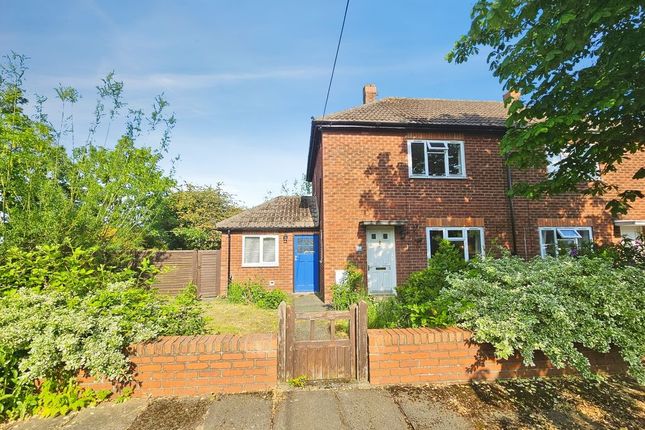 2 bed property, in Welwyn Avenue, £110,000