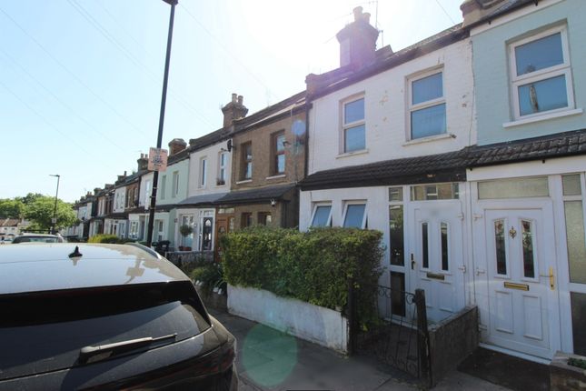 2 bed property, in Ringslade Road, £450,000