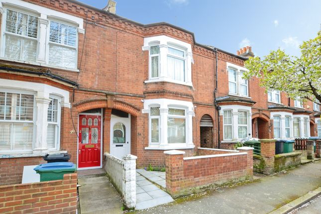 3 bed property, in Bruce Grove, £475,000
