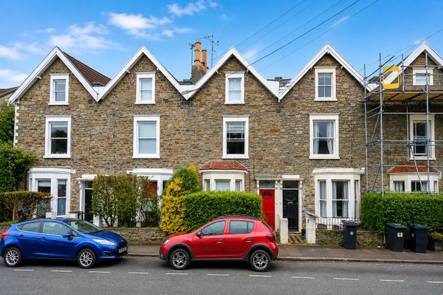 5 bed property, in Alma Vale Road, £725,000