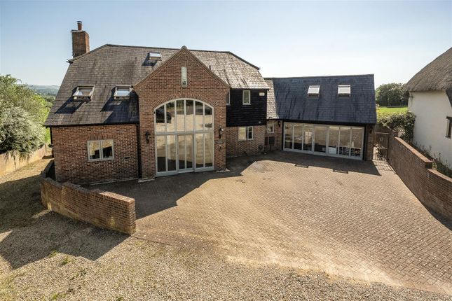 7 bed property, in Stour Meadows, £900,000