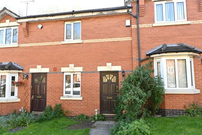 2 bed property, in Admiral Place, £220,000