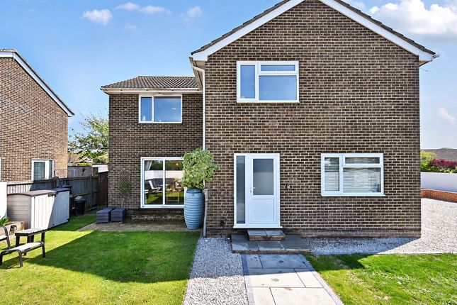 5 bed property, in Blenheim Road, £575,000