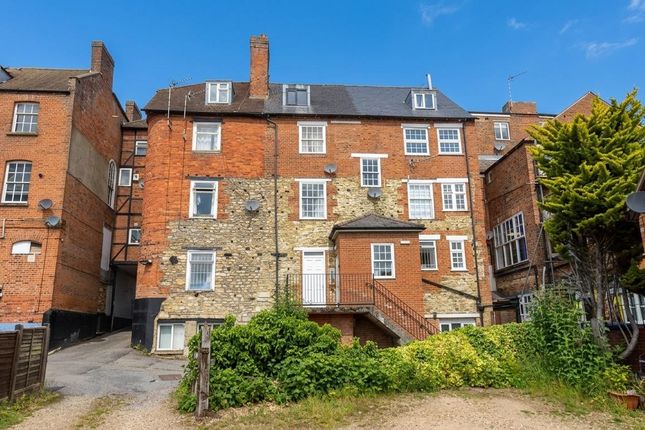 1 bed property, in 7B Market Square, £40,000