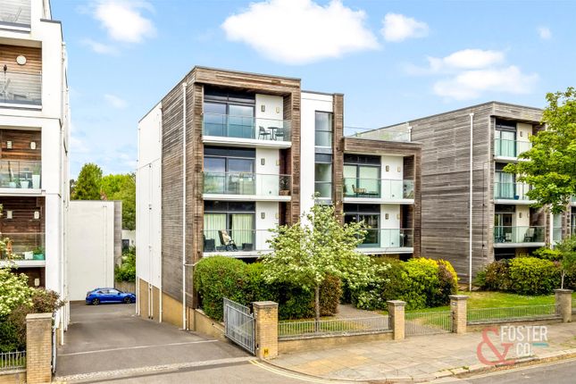 3 bed property, in The Upper Drive, £1,000,000