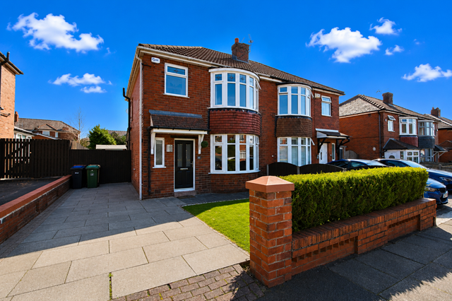 3 bed property, in Rutherford Drive, £295,000