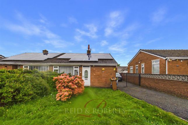 2 bed property, in St. Davids Drive, £220,000
