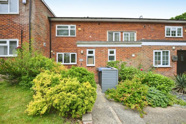 2 bed property, in Glebelands, £360,000