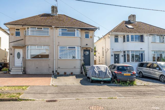 3 bed property, in Montagu Road, £450,000