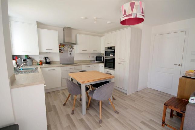 2 bed property, in The Waterfront, £171,000