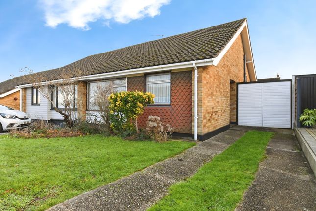 3 bed property, in Chaplin Close, £450,000