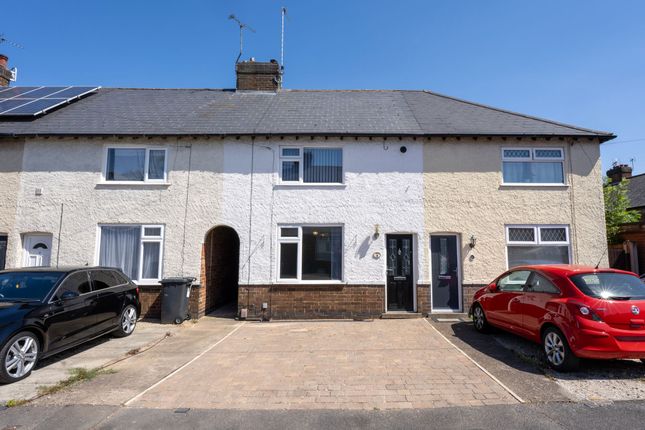 2 bed property, in Denacre Avenue, £180,000