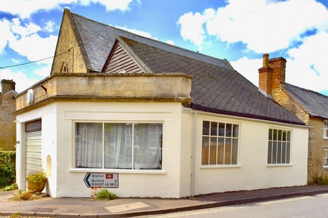 2 bed property, in Thames Street, £275,000